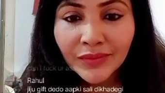 Indisk Hunk Blotter Sine Aktiver Og Derriere