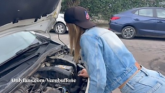 Латино Жена Ужива У Механичком Киту У Хд-У.